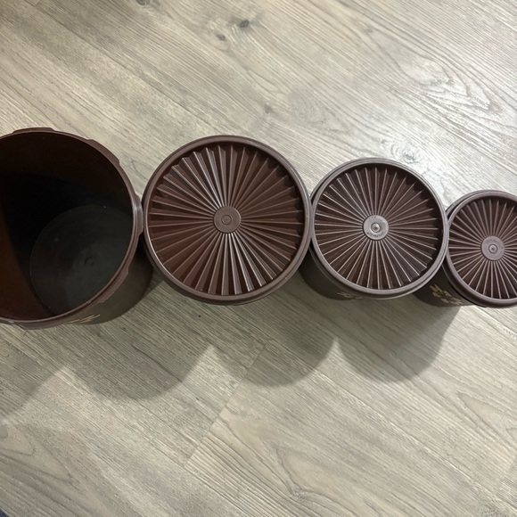 Vtg Set Of 4 Tupperware Brown Mushroom Nesting Servalier Canister W/ 3 Lids - Picture 5 of 8